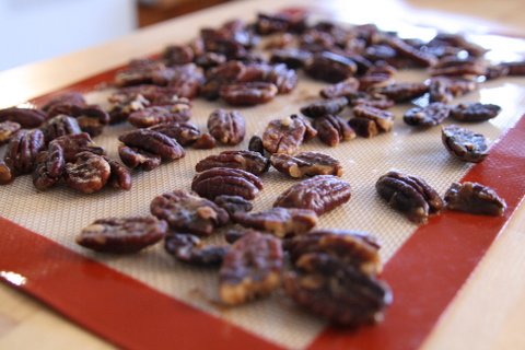 פקאנים מסוכרים בסיר לבישול איטי2 פקאנים מסוכרים בסיר לבישול איטי2