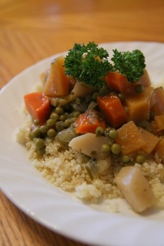 מרק ירקות לקוסקוס בסיר לבישול איטי