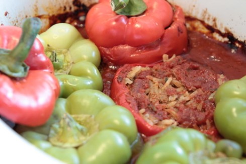 פלפלים ממולאים בסיר לבישול איטי1 פלפלים ממולאים בסיר לבישול איטי1