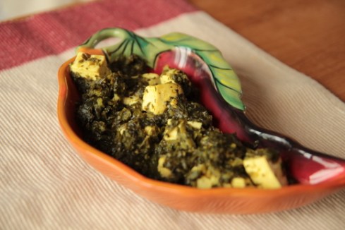 פאלאק פניר - תבשיל תרד הודי בסיר לבישול איטי